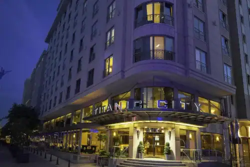 هتل تایتانیک سیتی استانبول